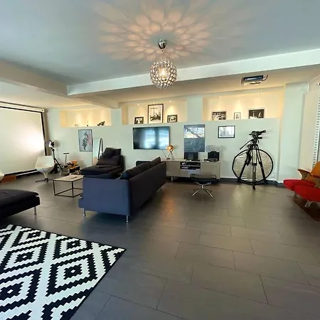 Le Loft Cinema *